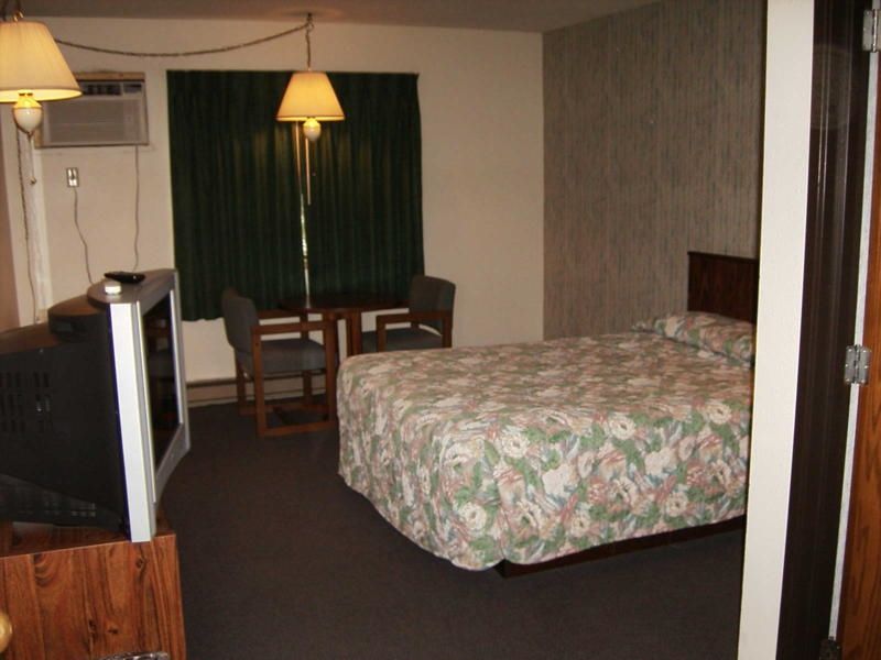 Rum River Motel Princeton Quarto foto